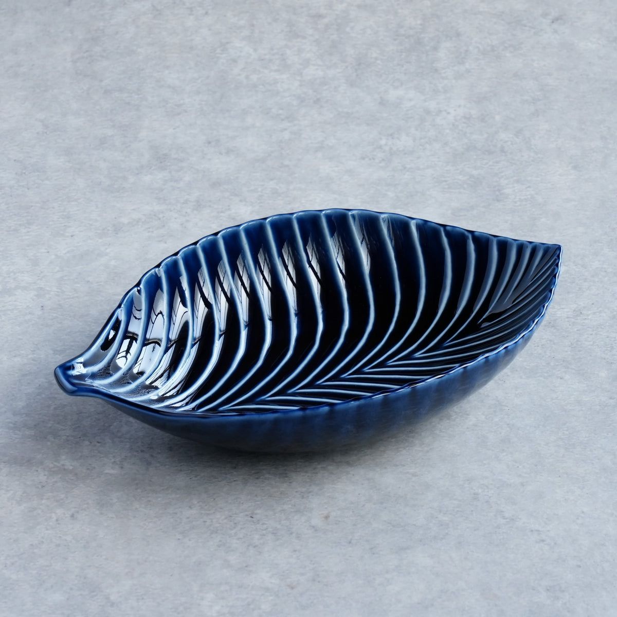 ぎやまん陶 リーフ盛小鉢 – カネコ小兵公式オンラインストア